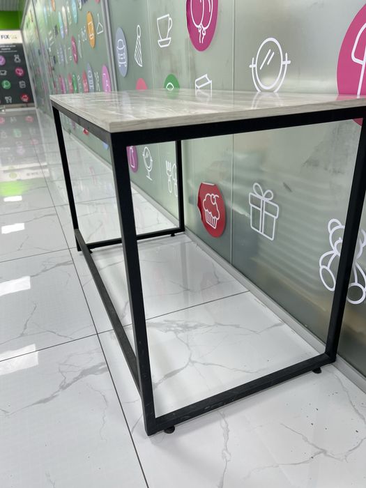 Стол новый прочный