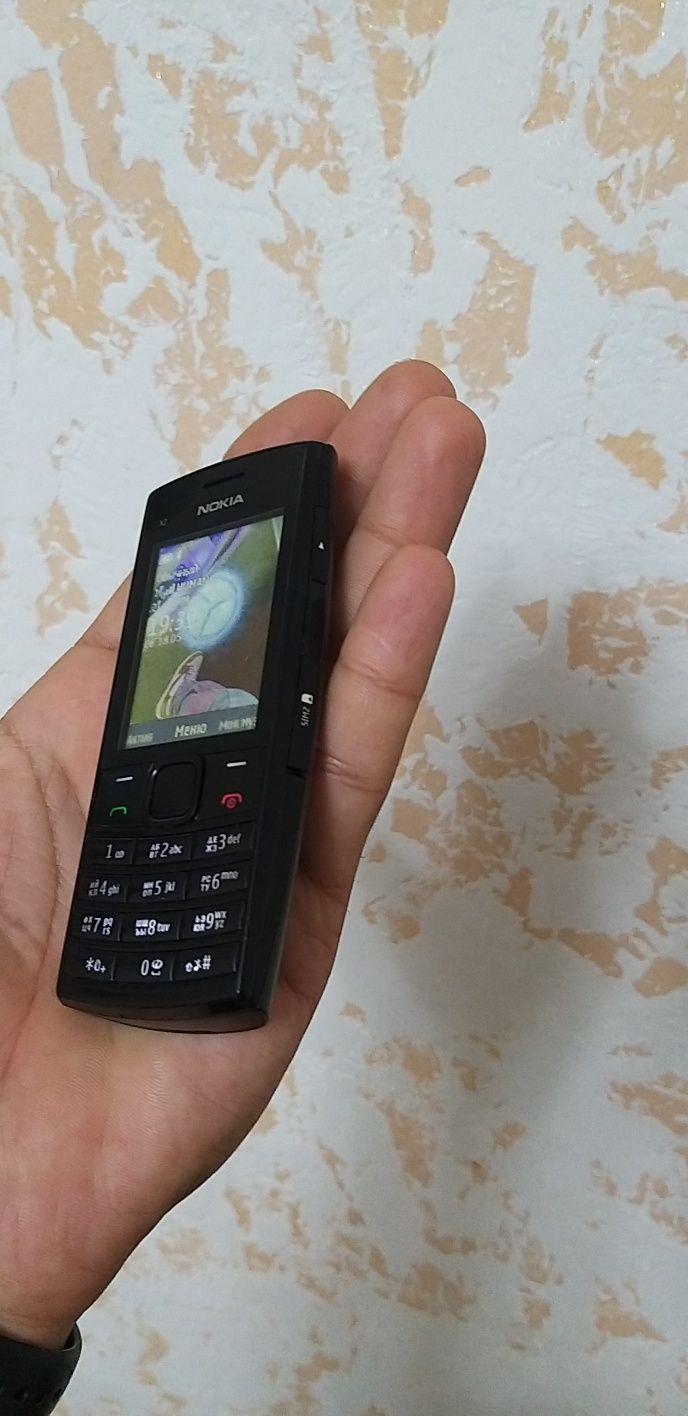 Nokia X2-02 телефон