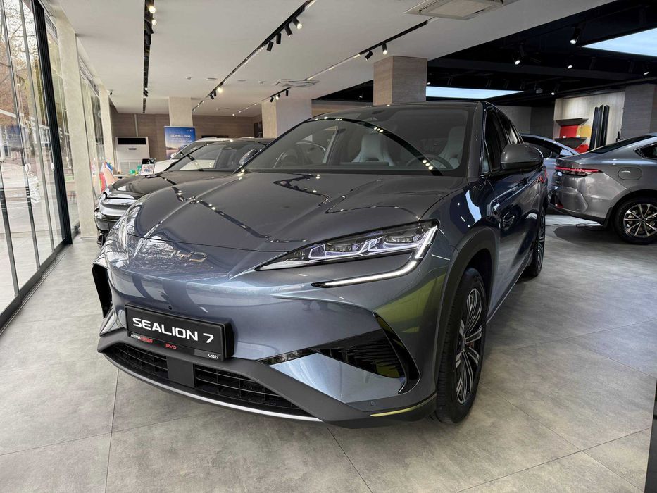 Byd Sealion 07 567 km Flagship 2025 yil