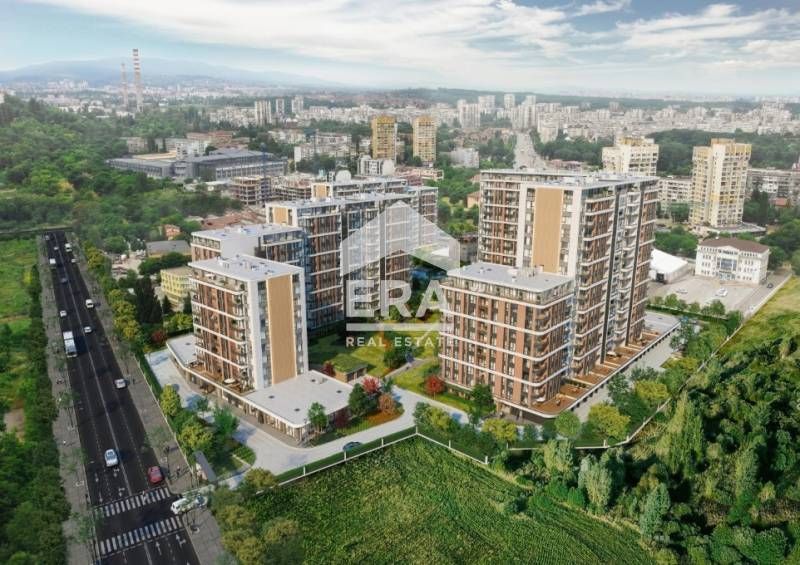 Двустаен апартамент в затворен жилищен комплекс в широкия център на Со