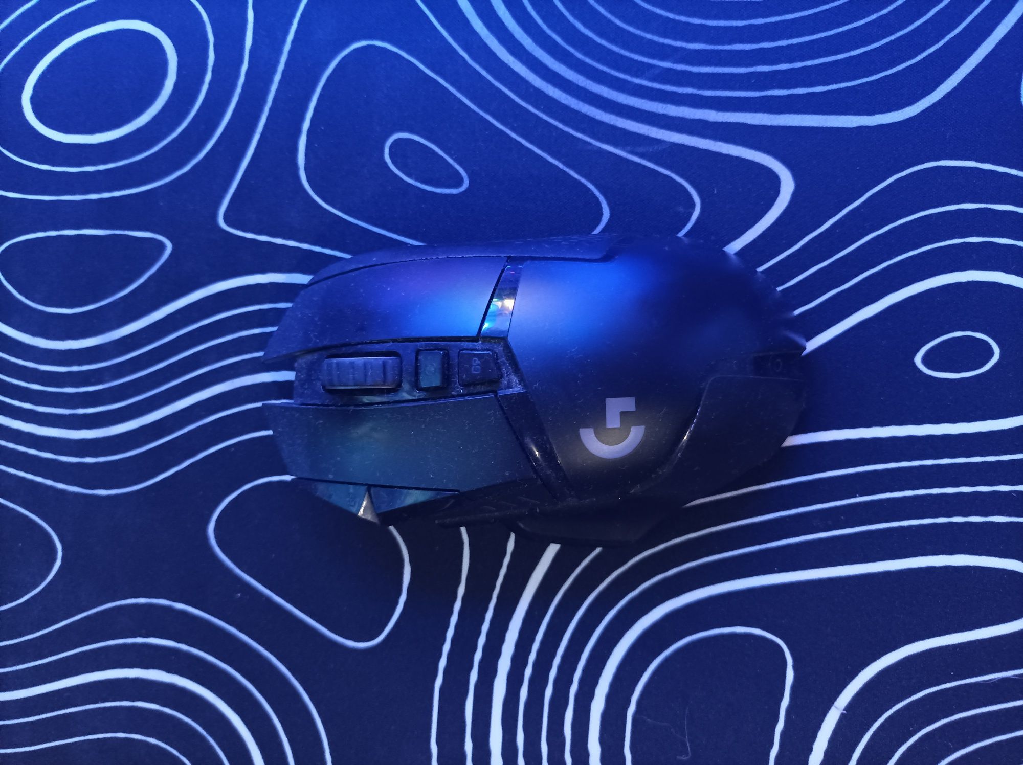 Клавиатура мишка и слушалки 
Клавиатура: Logitech g 512 carbon