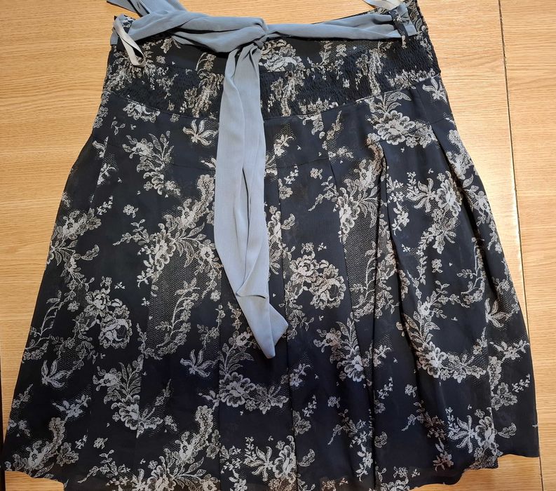 Fustă Mexx fond negru cu imprimeu floral mărimea M-L