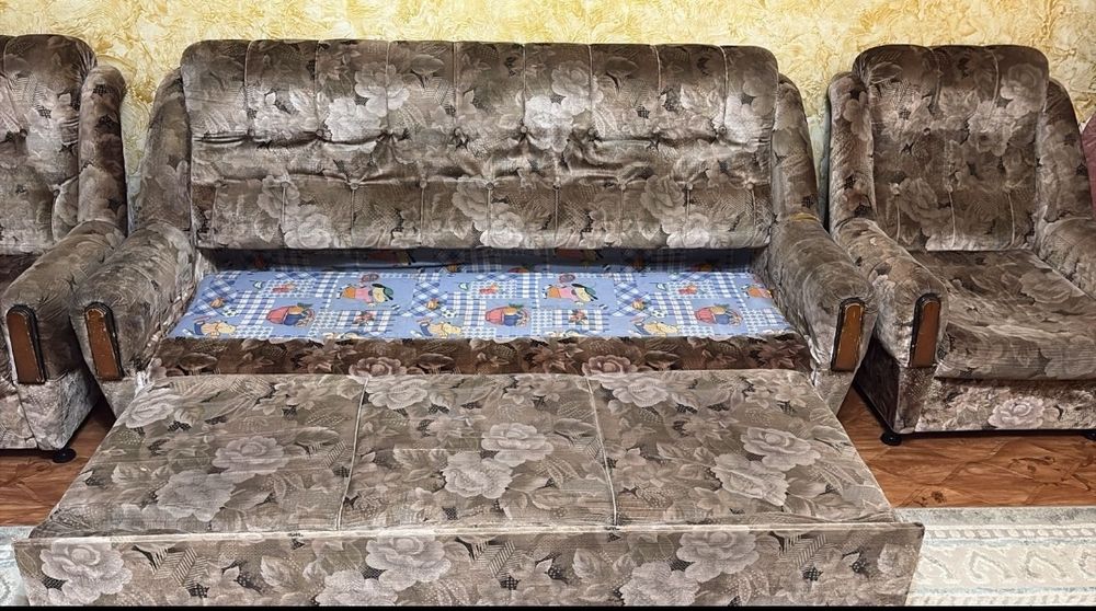 Диван с креслами