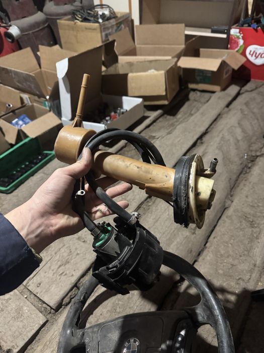 продам бмв запчасти е34