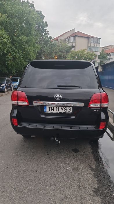 Vând Toyota Land Cruiser V8