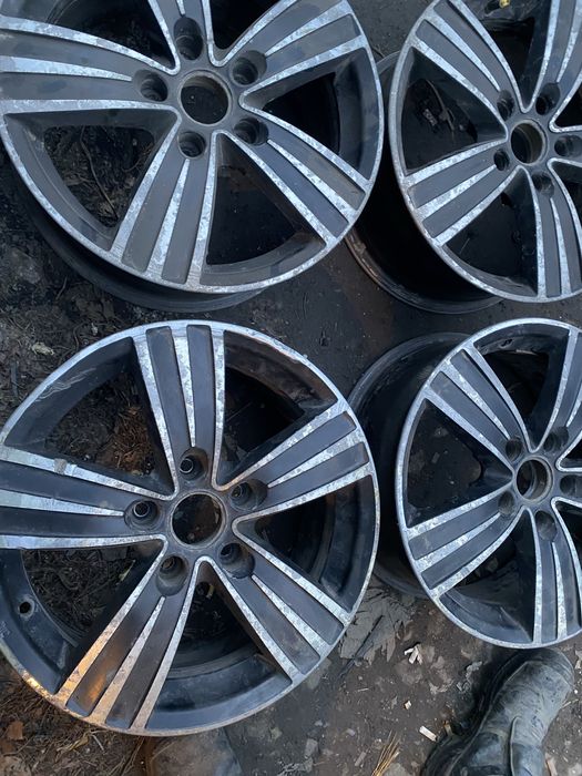 Диски  на 16 5/114,3 4 шт в нал