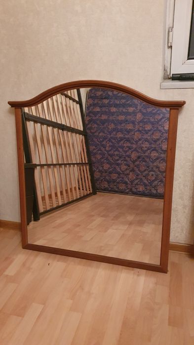 Продается зеркало от итальянского гарнитура, б/у, цена 45 тыс. тг.