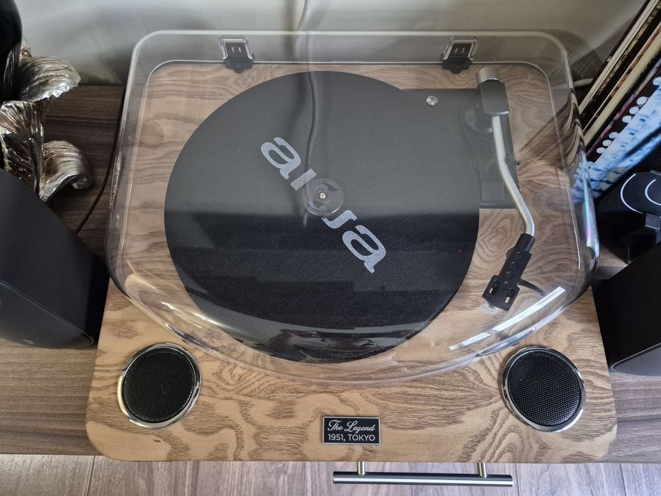 Грамофон AIWA GBTUR-120WD