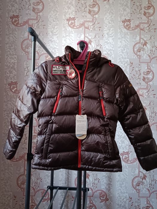 Детская одежда. Куртка коричневая, с капюшоном