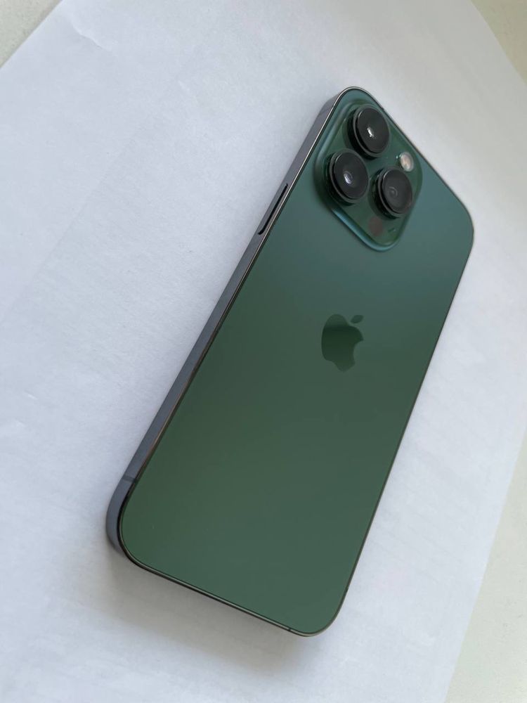 iPhone 13 pro green