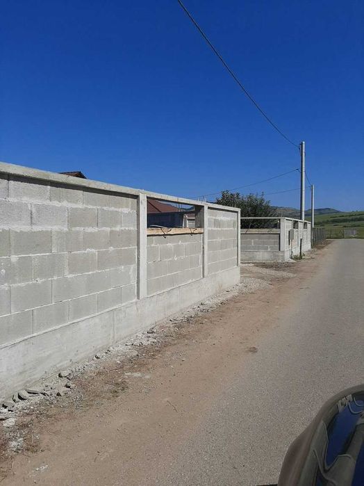 Garduri din plasa, tabla, BCA, sipca metalica si panou stil jaluzele