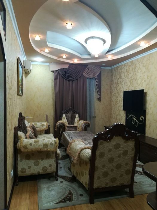 Чиланзар 1.  Срочно Сдаю.  2 х комнатная аренда