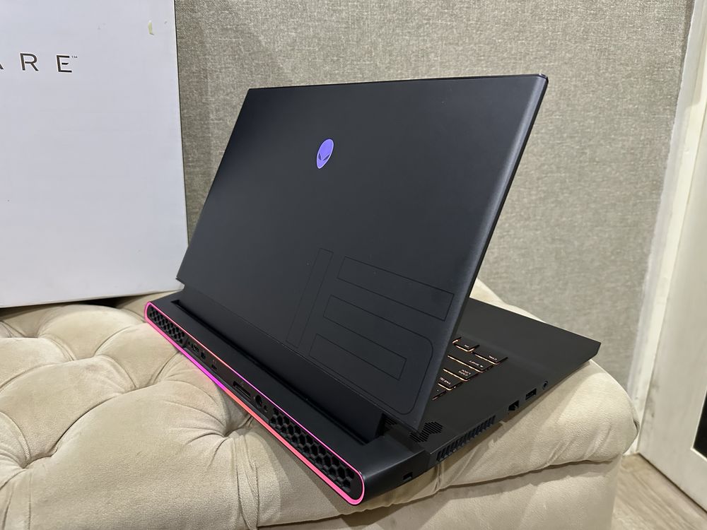 * Dell ALIENWARE M15 мощный игровой ноутбук из США почти новый