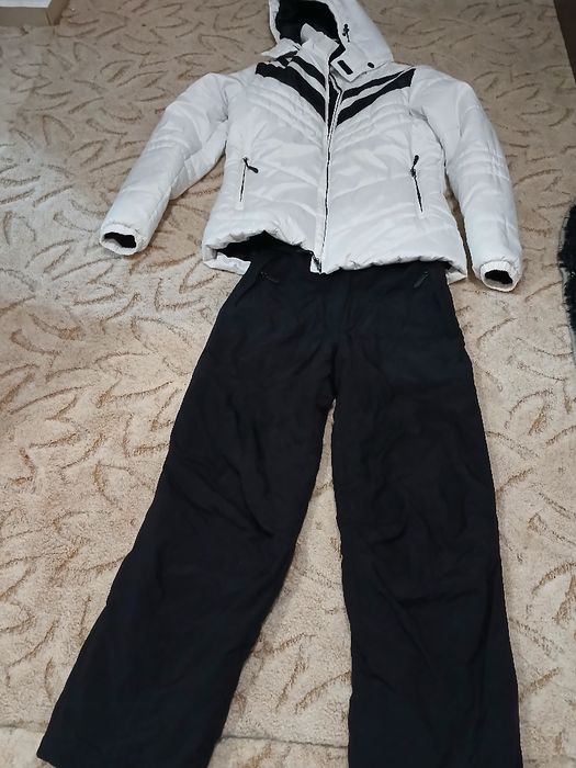 Costum ski mărimea 38 damă.