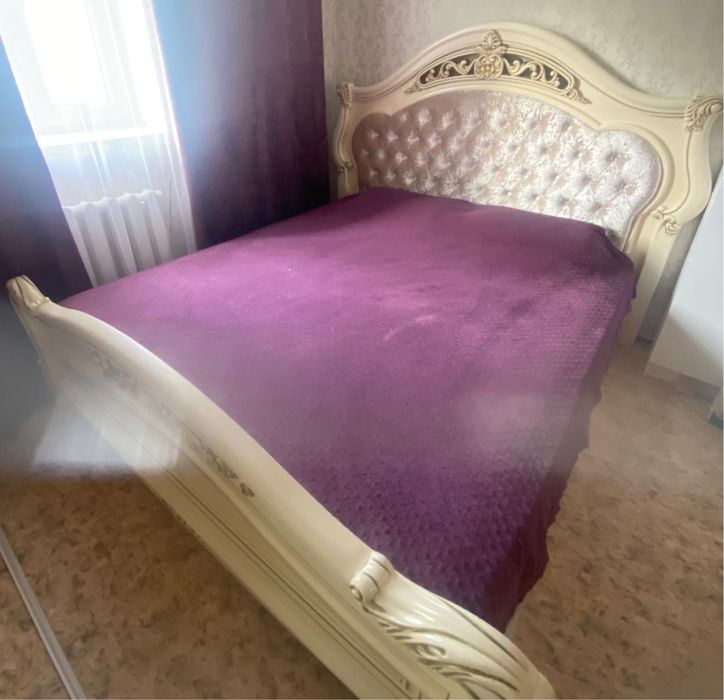 Продам спальный гарнитур