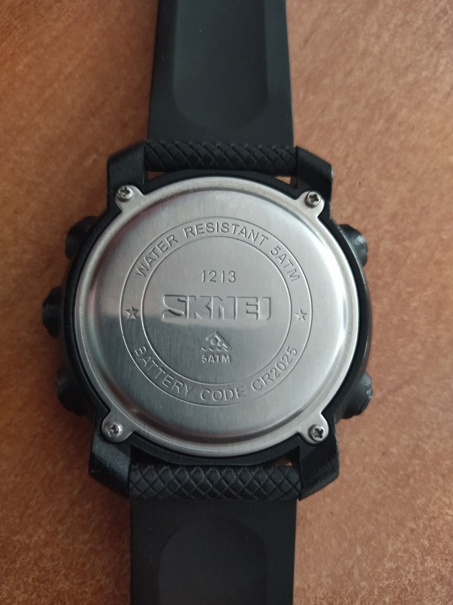 Электронные часы SKmei