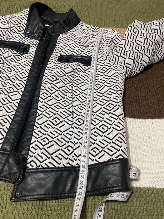 Дамско яке GUESS