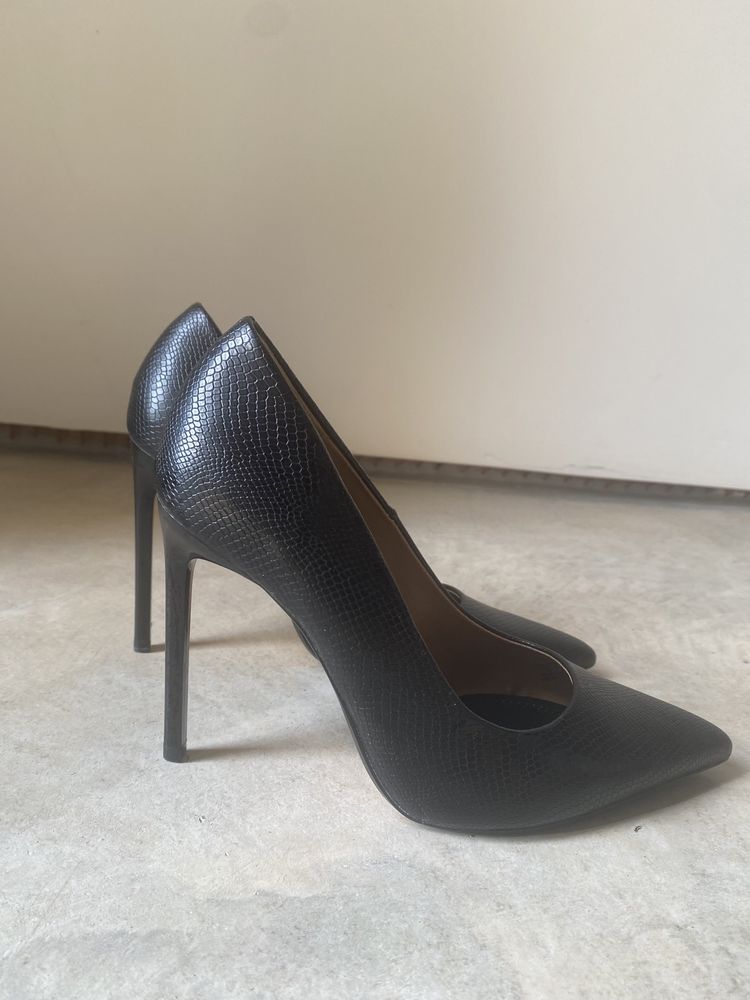 Обувки на висок ток Zara