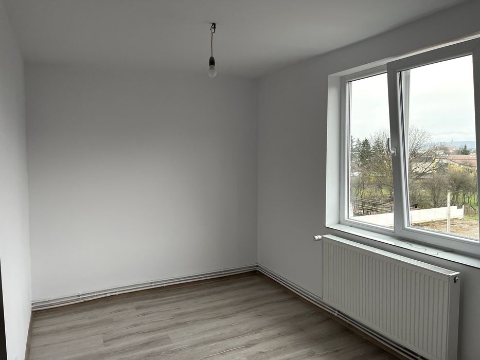 Proprietar, Vând Apartament cu 4 camere, Bulevardul Independenței