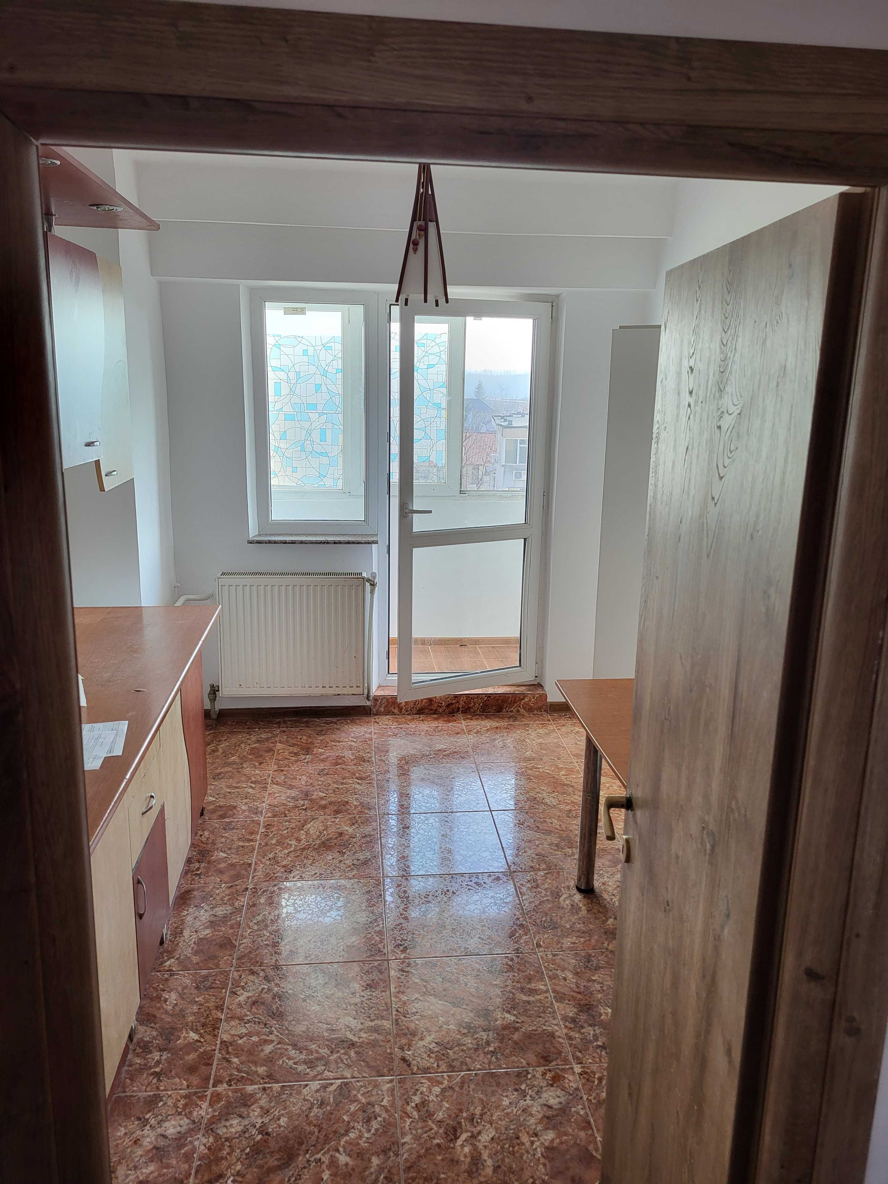 Vand Apartament 3 Camere Decomandat Ultracentral Zona Piata Concordiei