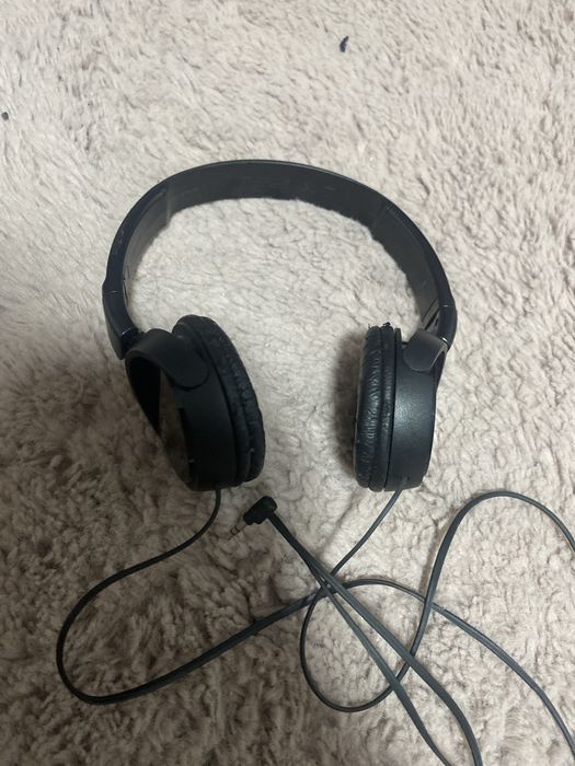Căsti Sony cu fir