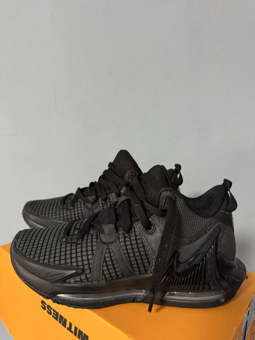 Nike Lebron Witness VII