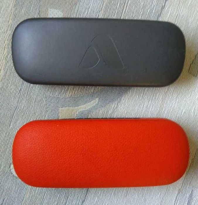 2 бр. калъфи за очила