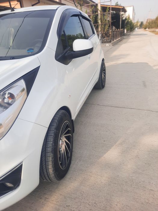 R15 saka diska baloni bilan