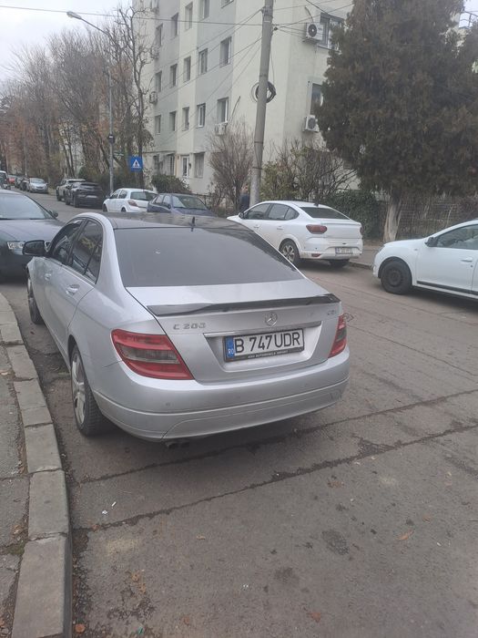Vând Mercedes Benz c clase