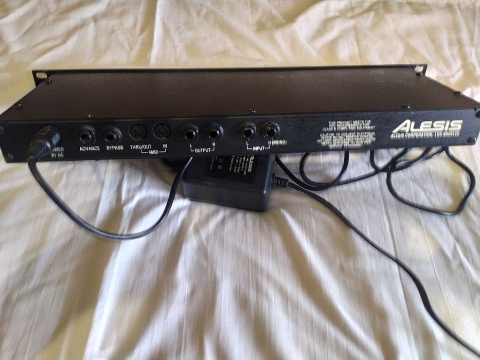 Продавам "Alessis quadraverb 4"