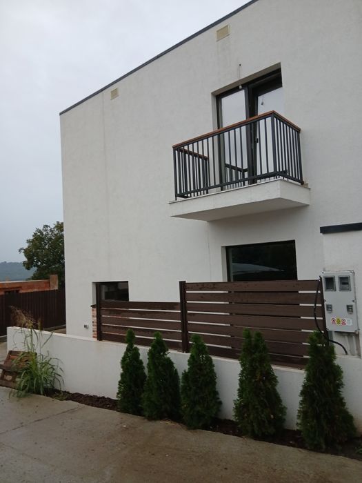 Vila de vanzare   in imobil tip duplex, Valea Adanca-Iasi