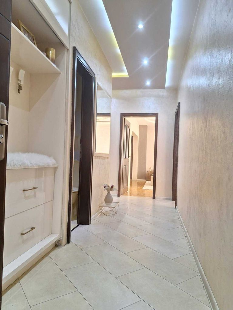 Продава се Тристаен апартамент в Пловдив, Гагарин - 102 кв.м за 1657 €/кв.м - Снимка #9