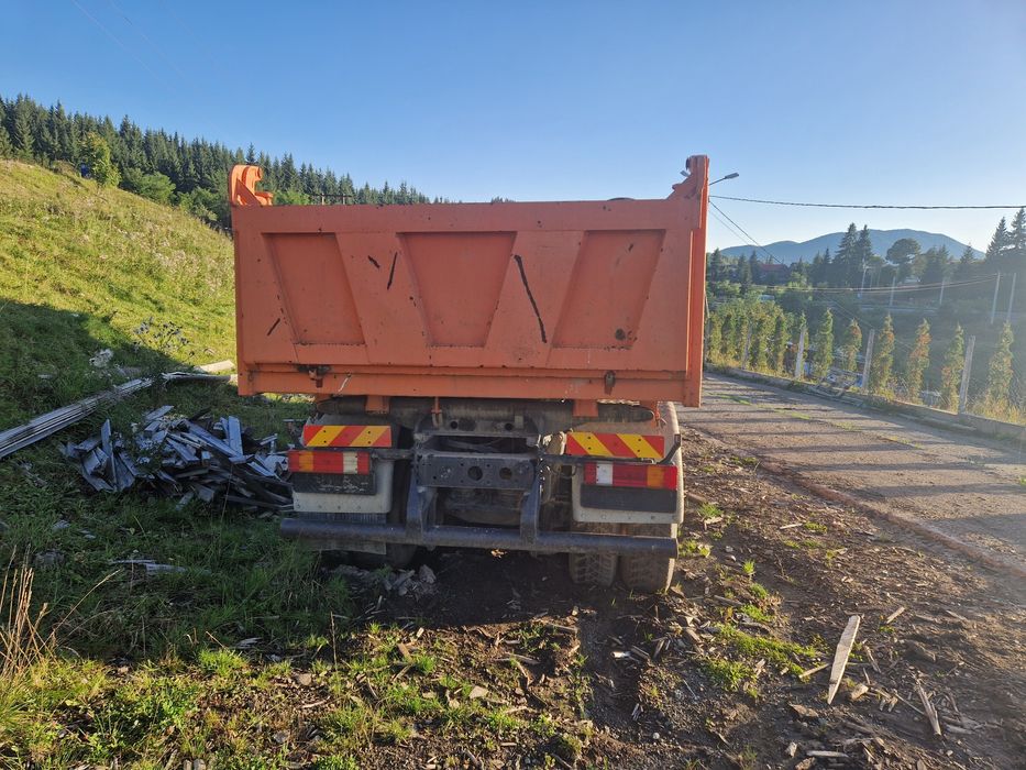 De vînzare basclă mercedes actros an fabricație 2000