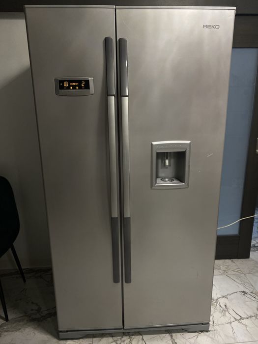 Frigider side-by-side Beko