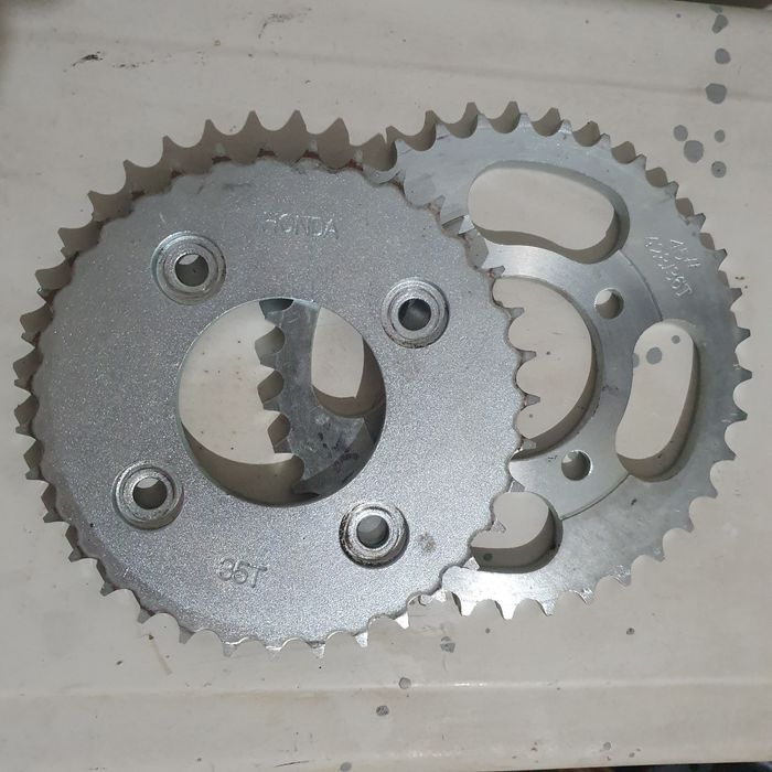 Запчасти на мото и скутер