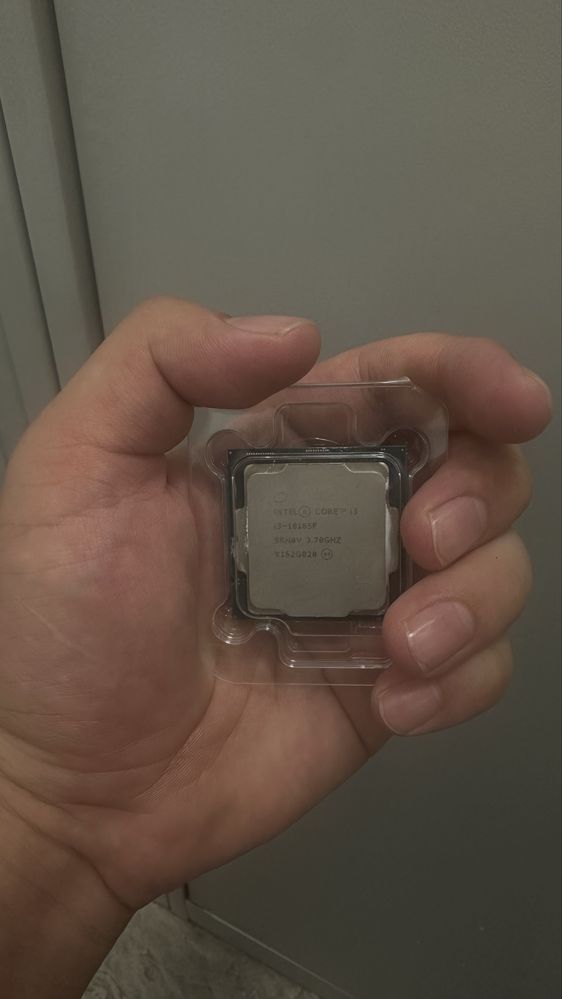 Срочно продам процессор i3-10105f 3.7 hz