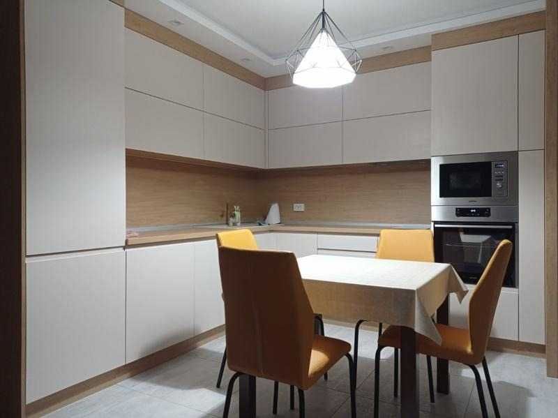 Дава се под наем Двустаен апартамент в София, Студентски град - 70 кв.м за 504.9 € - Снимка #1