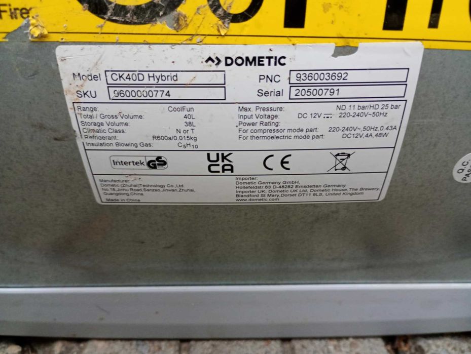 Къмпинг хладилник-фризер Dometic 12/220 волта
