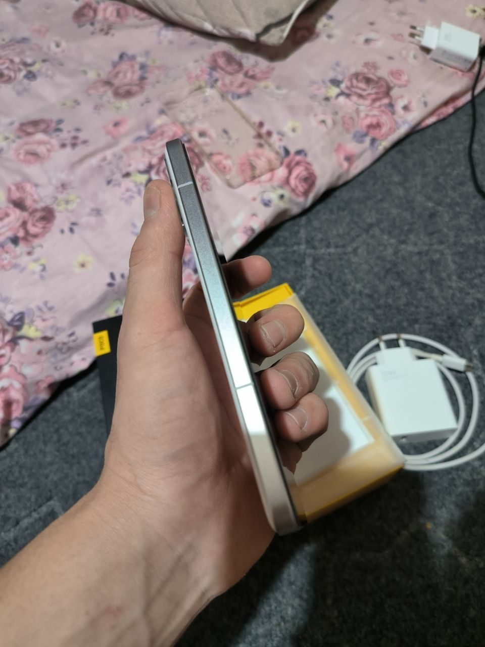 POCO F6 pro 12/256 sotiladi holati ideal