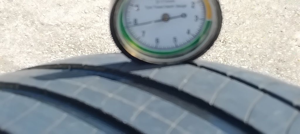 Гуми 215 55 17 Мишелин Michelin 2 броя. Нов внос. Не са нови!