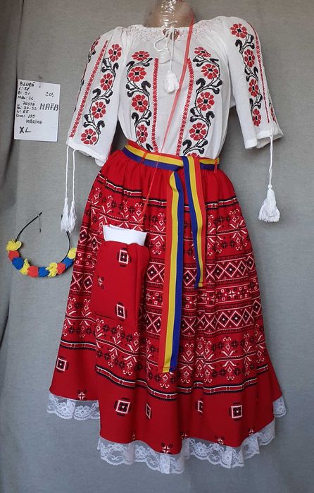 Costum popular pentru adulti,marime XL