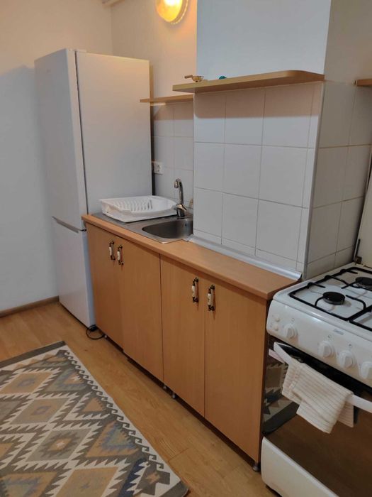 P.F. dau in chirie ap.2 camere central, decomandat, parcare subterana