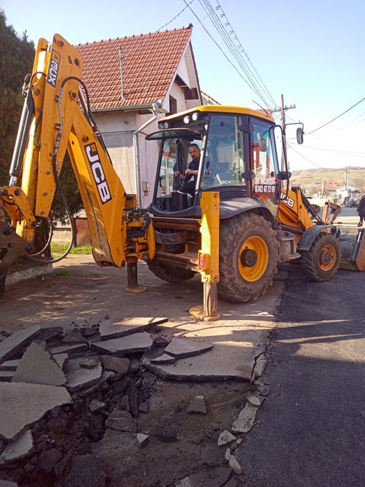 buldoexcavator de închiriat zona Marghita -Oradea