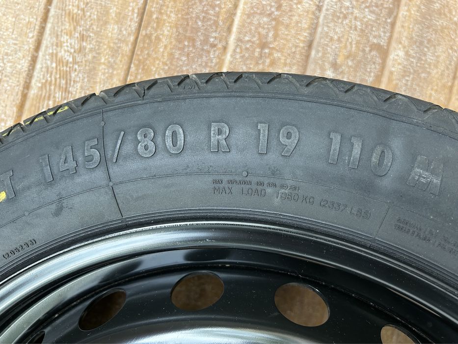 Патерица 19" за Ауди А8 4Н D4 и летни гуми PIRELLI 235/50/19,DOT 31/21