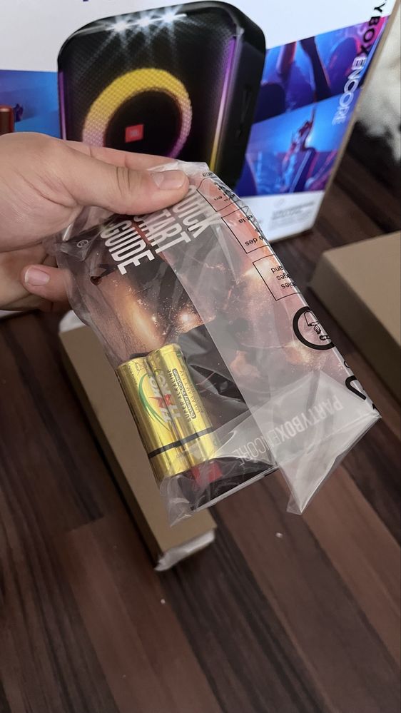 Нов JBL PartyBox Encore bluetooth 100W Нов! Гаранция! Караоке!