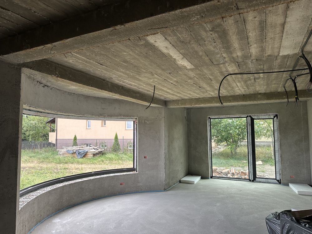 Casa de vanzare in Moara Nica in zona bisericii noi