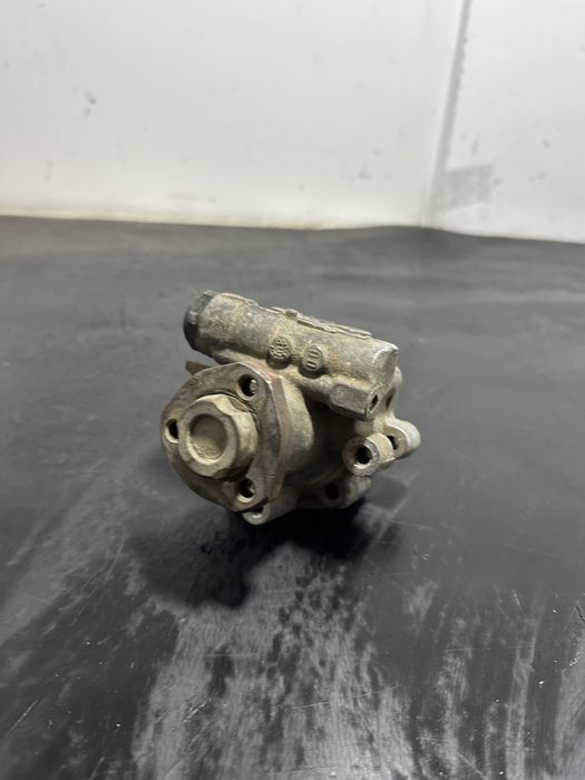 Pompa servo servodirectie Volkswagen Vw Golf 4 1.6 benzina Polo 1.6