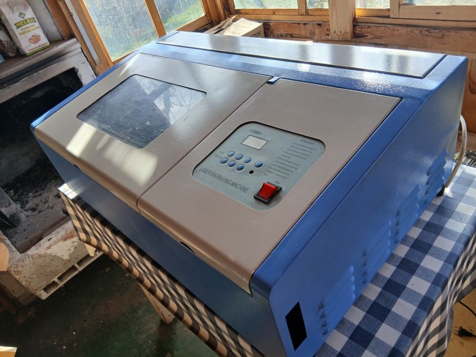 Лазер за гравиране и рязане 40 W CO2