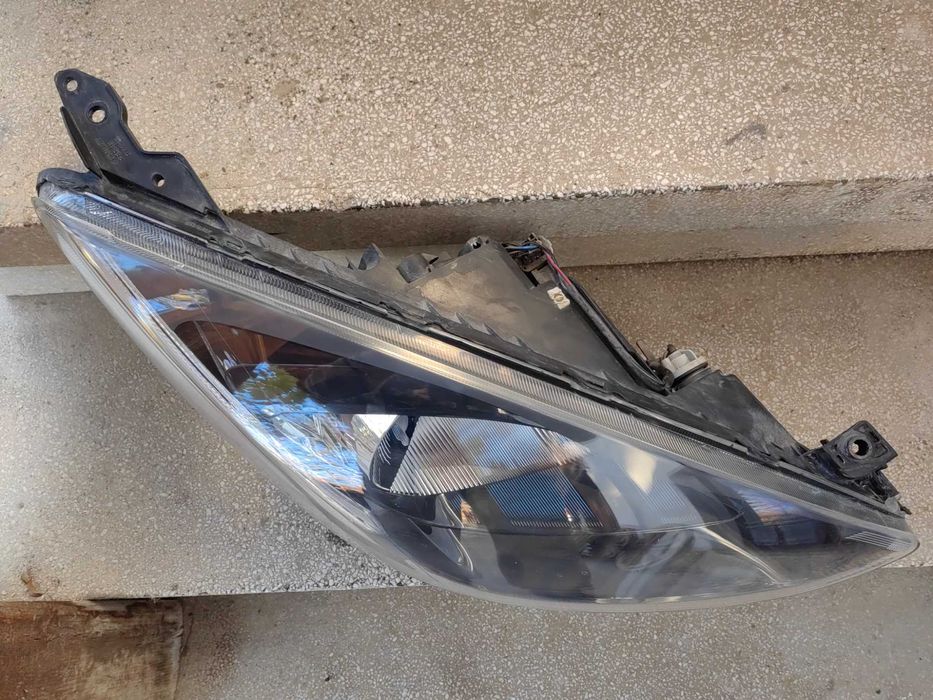 Фарове Mazda 2 ляв десен / Фарове Мазда 2 Оригинални