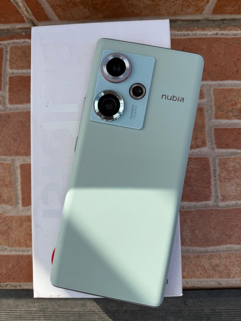 ZTE Nubia Z50 12/256
